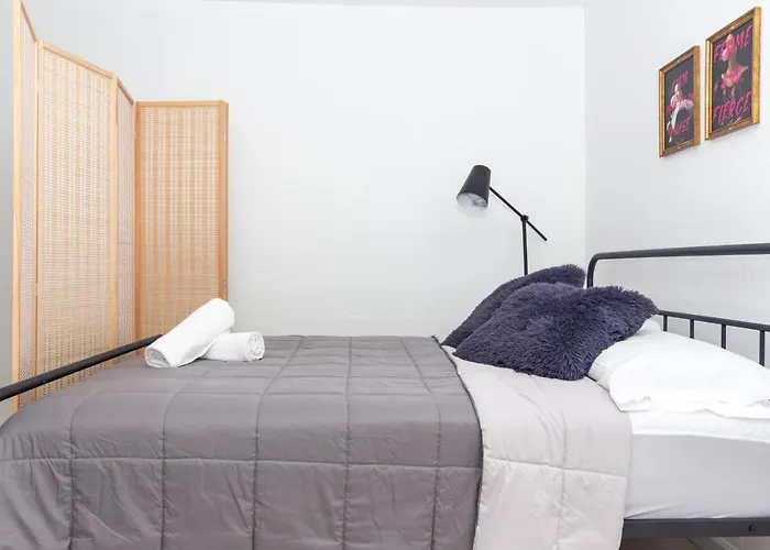 One Bedroom Apartment - With Parking & Balcony - Heart Of Wynwood